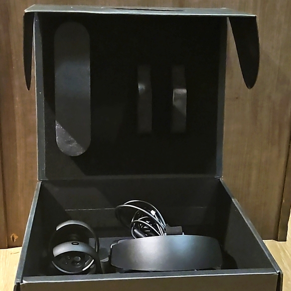 Meta (Oculus) Rift S Touch VR Headset - Picture 3 of 6